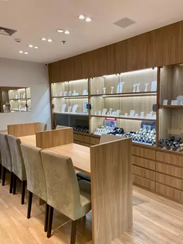 Loja comercial da Confiança Jóias - Shopping Cidade.